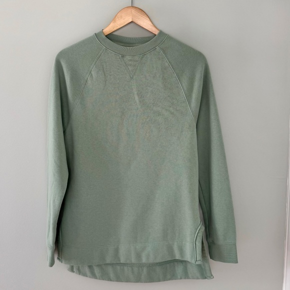Universal Threads Sage Green Crewneck Sweatshirt - Picture 1 of 9